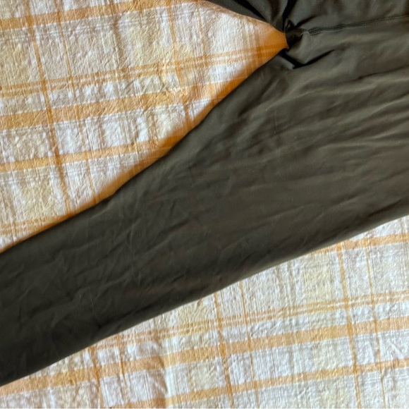 Lululemon Dark Olive Align Leggings Size 10 - Picture 8 of 12